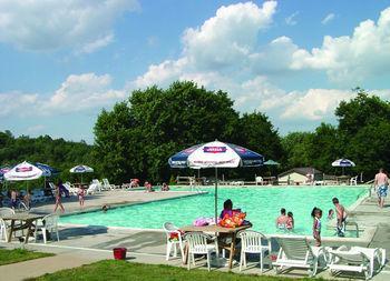 Circle M Rv & Camping Resort - Caravan Park Millersville Extérieur photo