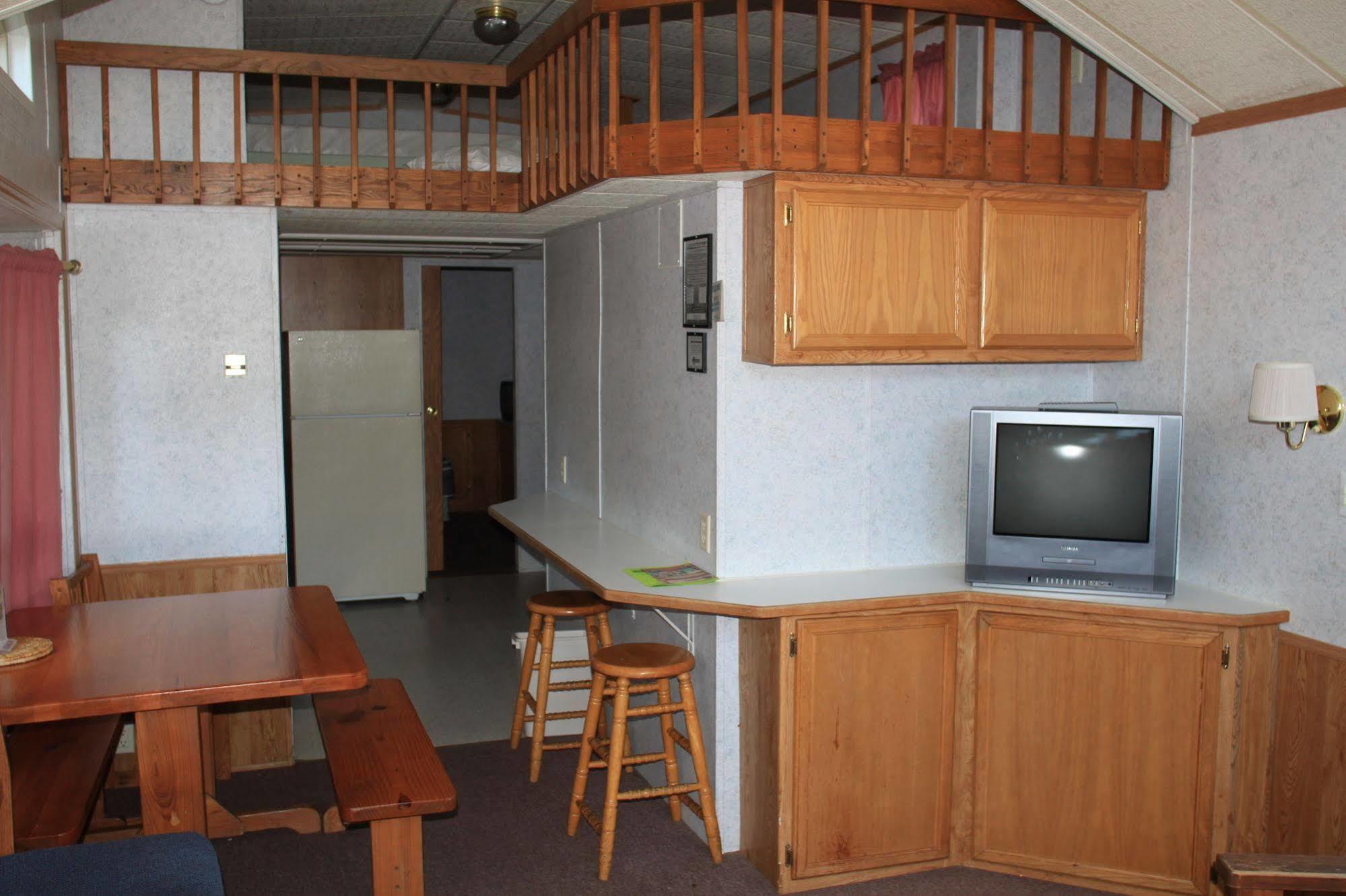 Circle M Rv & Camping Resort - Caravan Park Millersville Extérieur photo