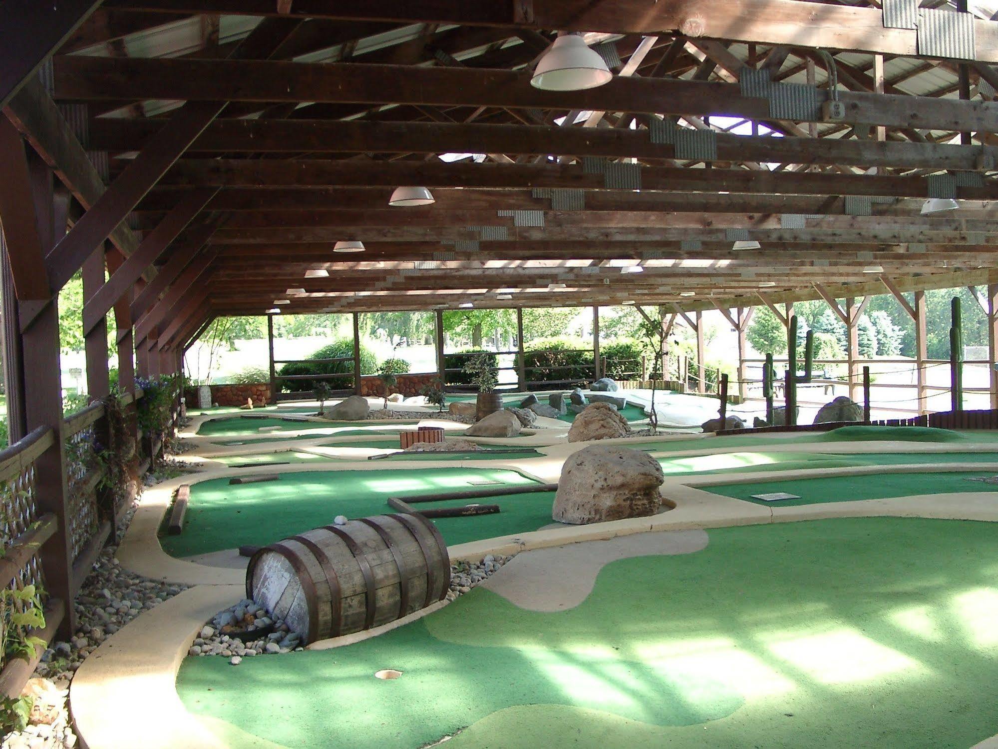 Circle M Rv & Camping Resort - Caravan Park Millersville Extérieur photo