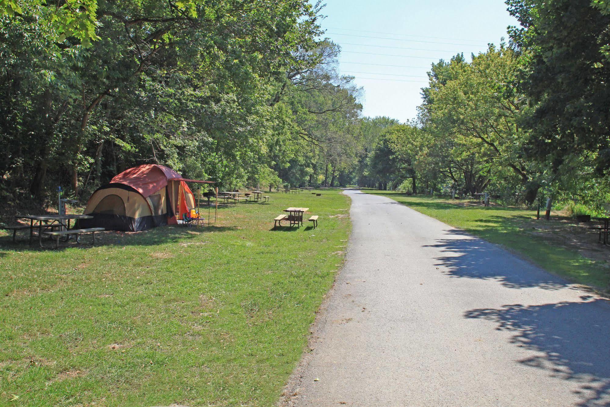 Circle M Rv & Camping Resort - Caravan Park Millersville Extérieur photo